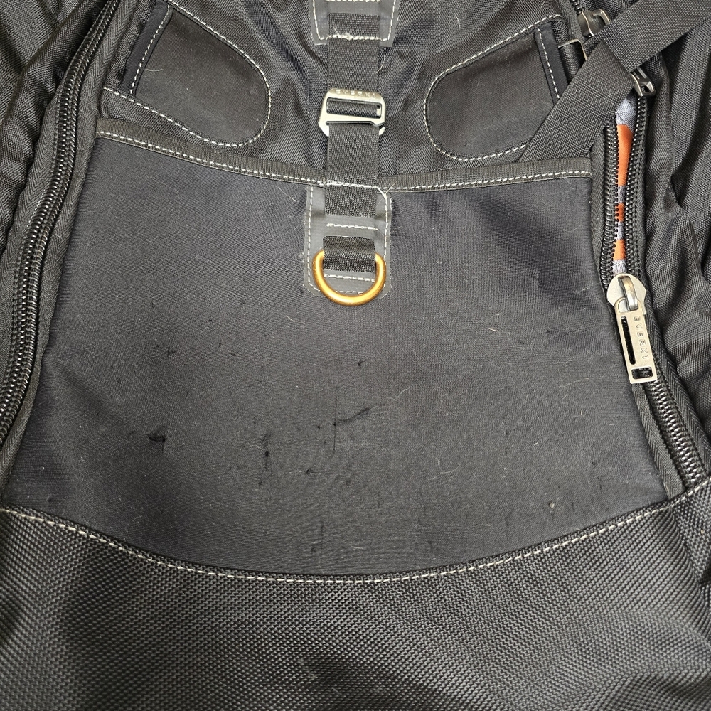 Everki Titan Backpack - Picture 3 of 7